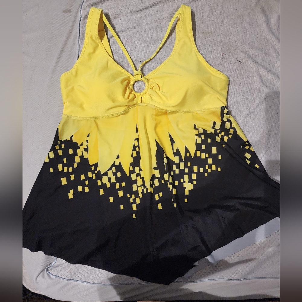 Sunflower 2 piece Swimsuit Tankini with shorts 1X - Picture 2 of 4